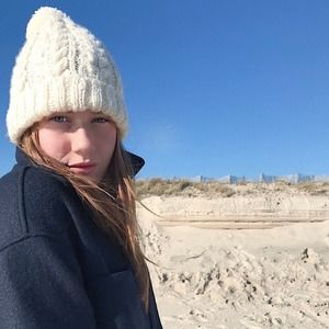 Meet your Posher, Flora